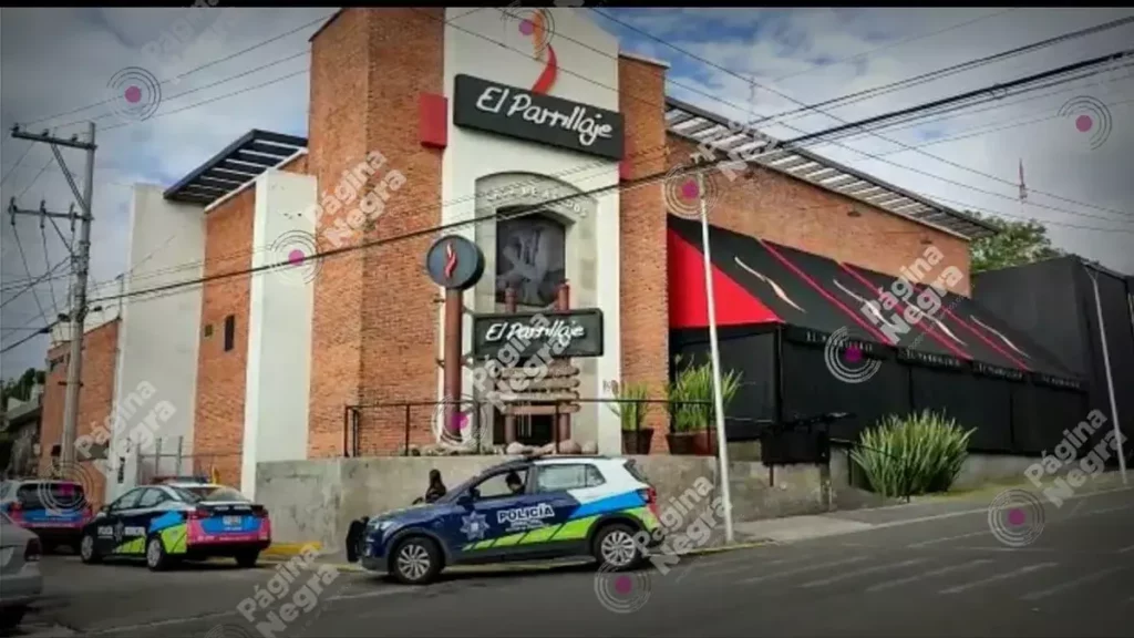 Ladrones roban caja fuerte del restaurante El Parrillaje en Puebla.