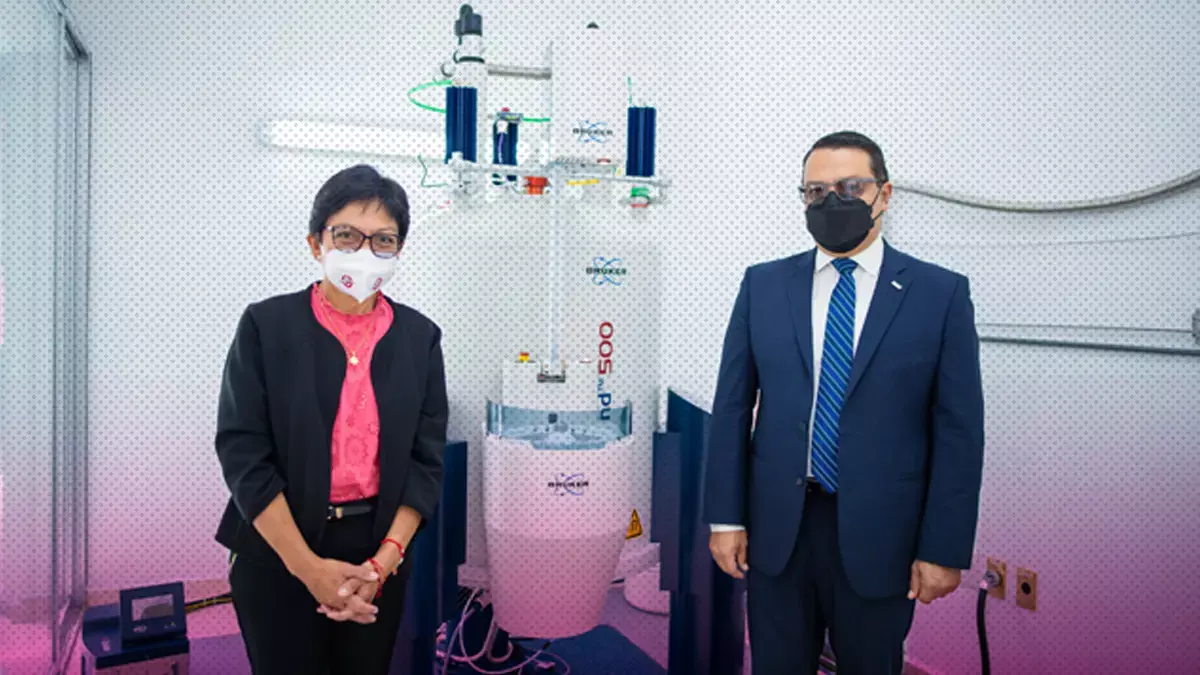 Entregan equipo a laboratorio de Resonancia Magnética Nuclear de la BUAP