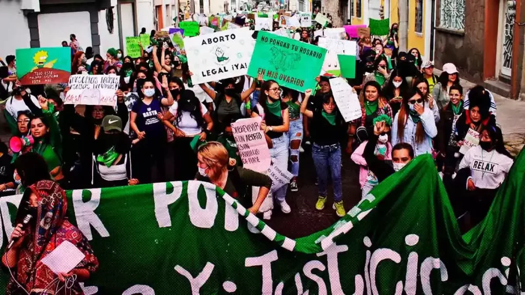 28S: feministas cambian ruta de la marcha por la legalización del aborto en Puebla