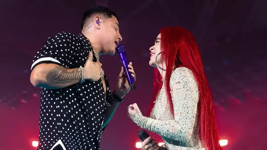 ¡OMG! Karol G y Grupo Firme cantan juntos "Ya supérame" y "Tusa".