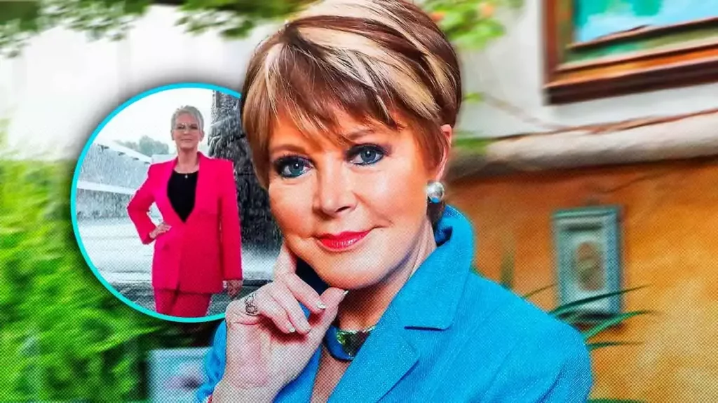 Lolita Ayala le regala una playera con su rostro a Jamie Lee Curtis