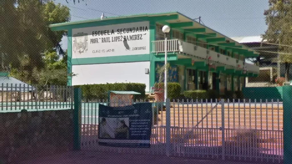 Alumnos ingresan armados a secundaria de Tehuacán, acusan padres de familia