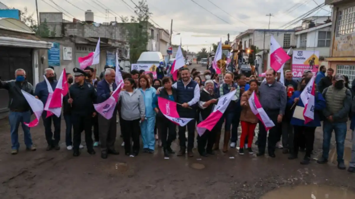 Ayuntamiento de Puebla continúa con la rehabilitación de más calles; ahora en la 103 A Oriente, al sur de la ciudad