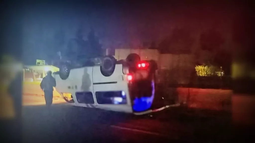 Volcadura de una combi dejó a 11 personas lesionadas, en Texmelucan