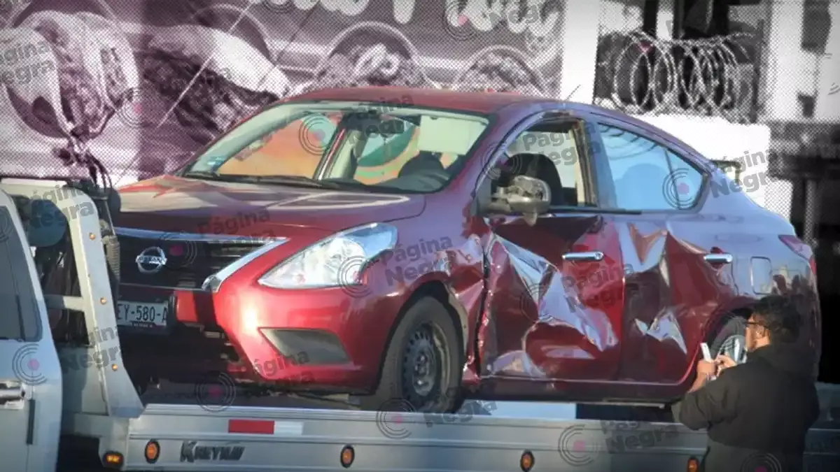 Motociclista sale de bar en la Juárez y muere tras chocar con un auto.