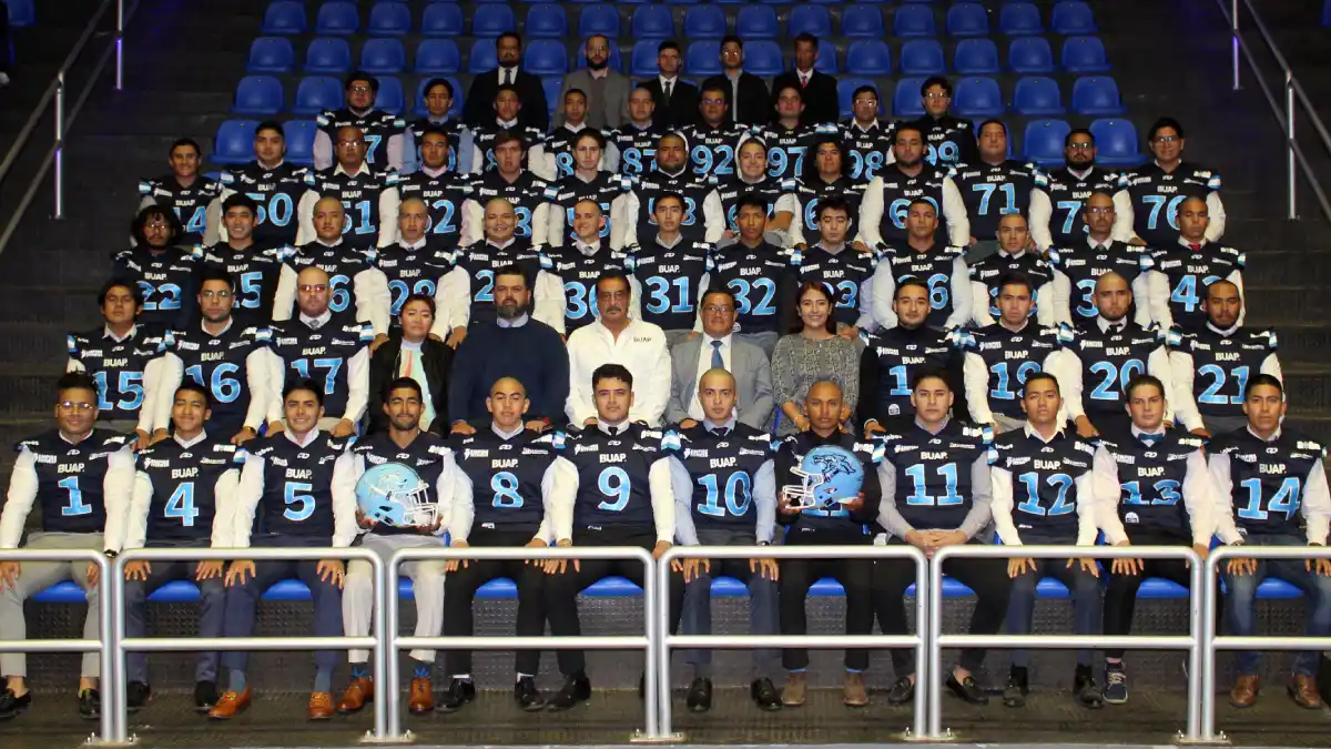 Entregan jerseys al equipo de fútbol americano de la BUAP, liga mayor, de cara a la temporada de la OFAMO