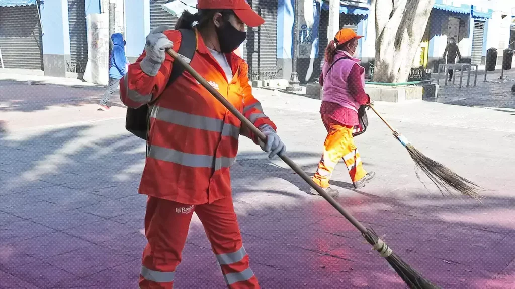 Ayuntamiento de Puebla gasta un millón 126 mil pesos al día para limpiar calles.