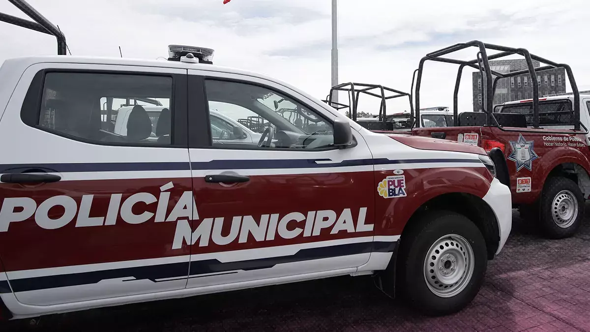 Barbosa entrega 200 patrullas a municipios; dice que habrá más