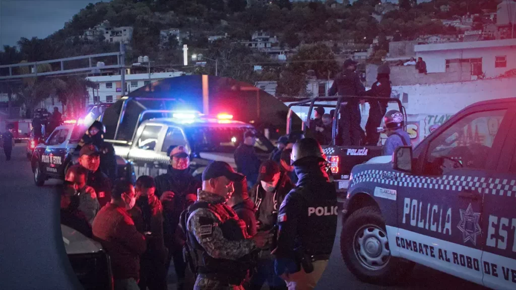 30 normalistas y tres policías heridos, saldo de enfrentamiento en Tlaxcala.