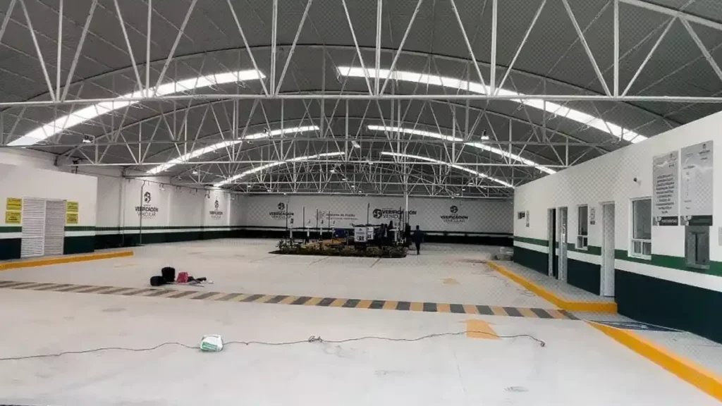 Verificentros de Puebla hacen pruebas de maquinaria y personal 