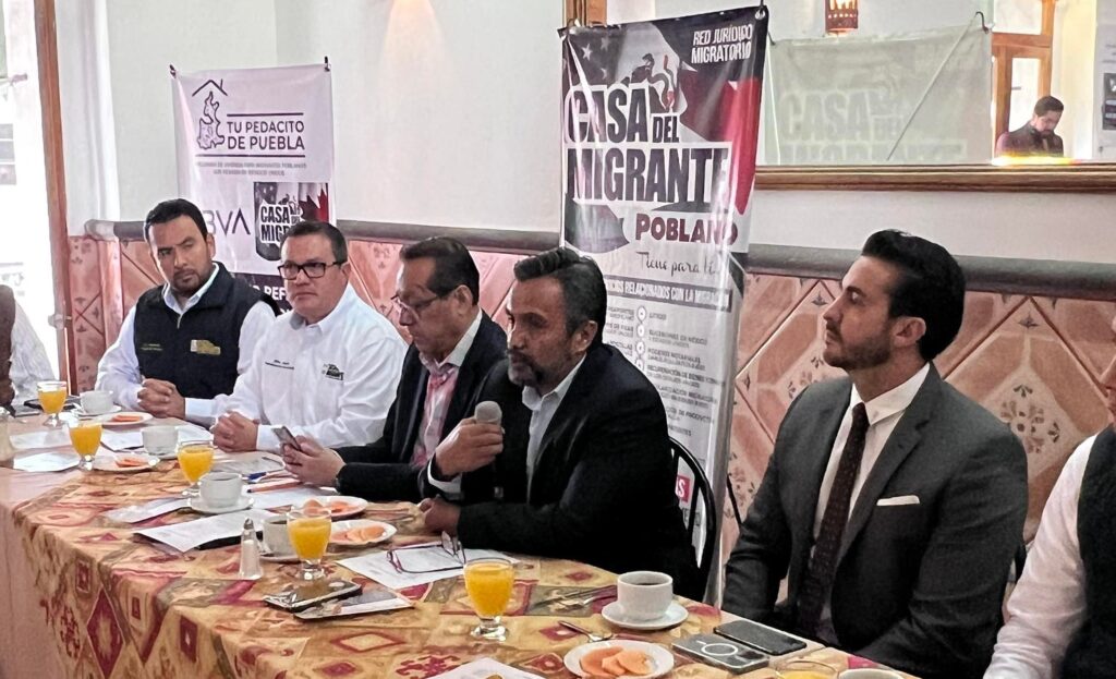 Presentan el programa “Tu pedacito de Puebla” para que migrantes poblanos compren casa.
