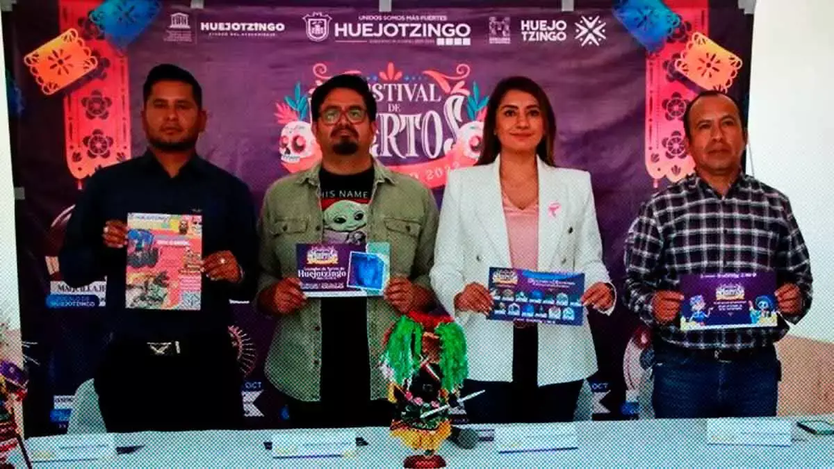Huejotzingo da el toque de Carnaval al Día de Muertos