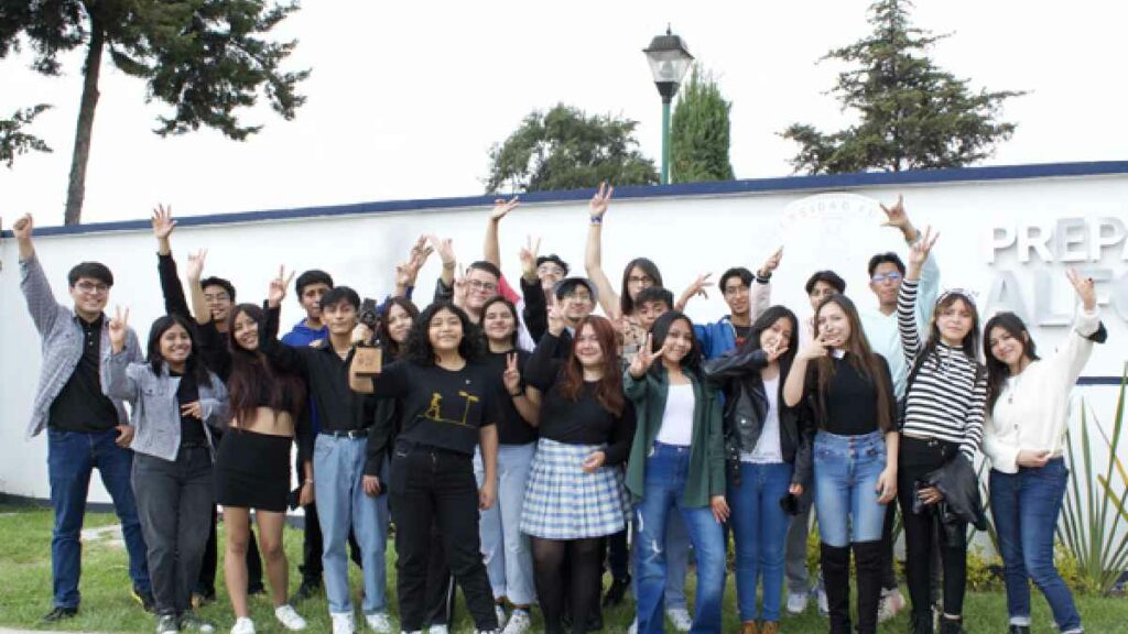 Alumnos de la prepa Calderón fueron galardonados por Mejor Cortometraje en Guadalajara