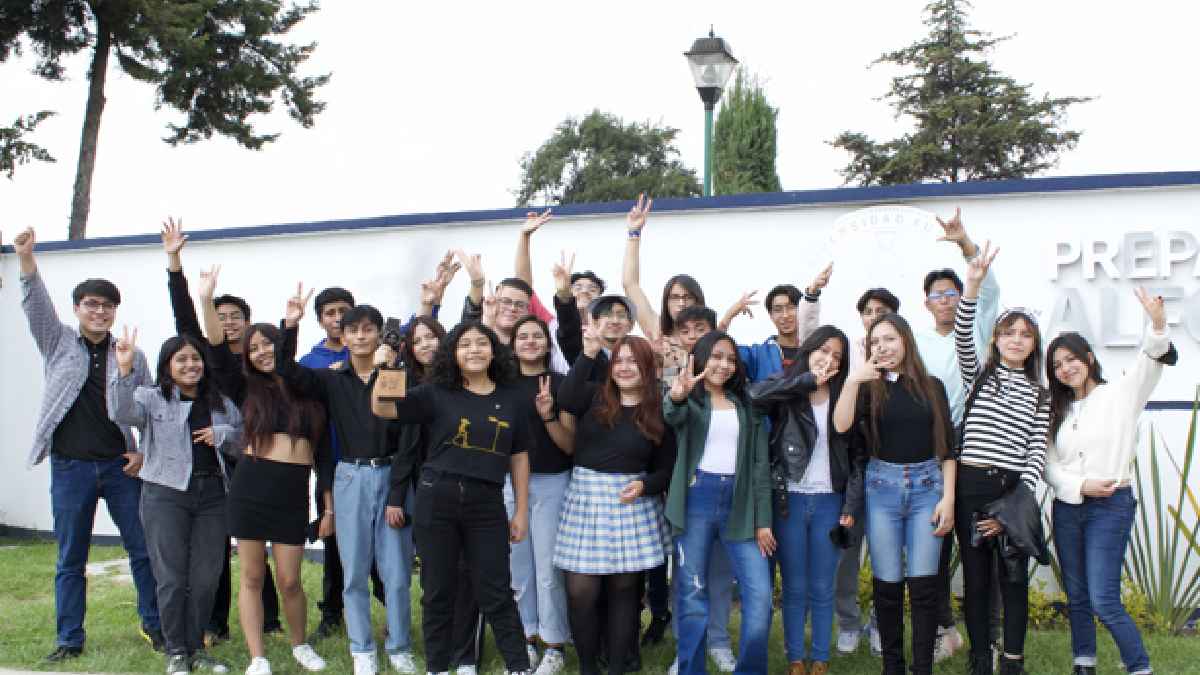 Alumnos de la prepa Calderón fueron galardonados por Mejor Cortometraje en Guadalajara