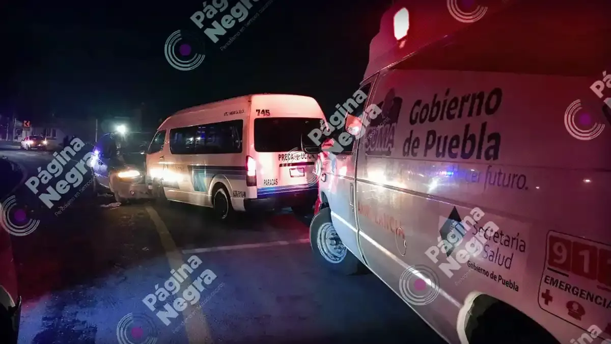 Por choque de ruta y camioneta, ocho heridos en la Puebla-Tlaxcala.