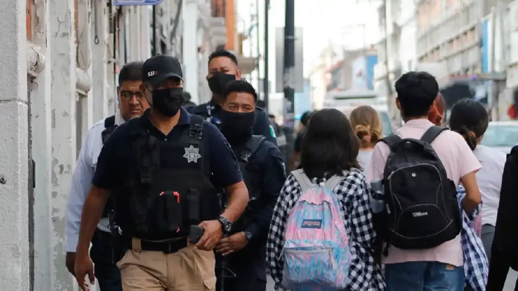 Eduardo Rivera niega uso de violencia contra ambulantes en operativo del Centro