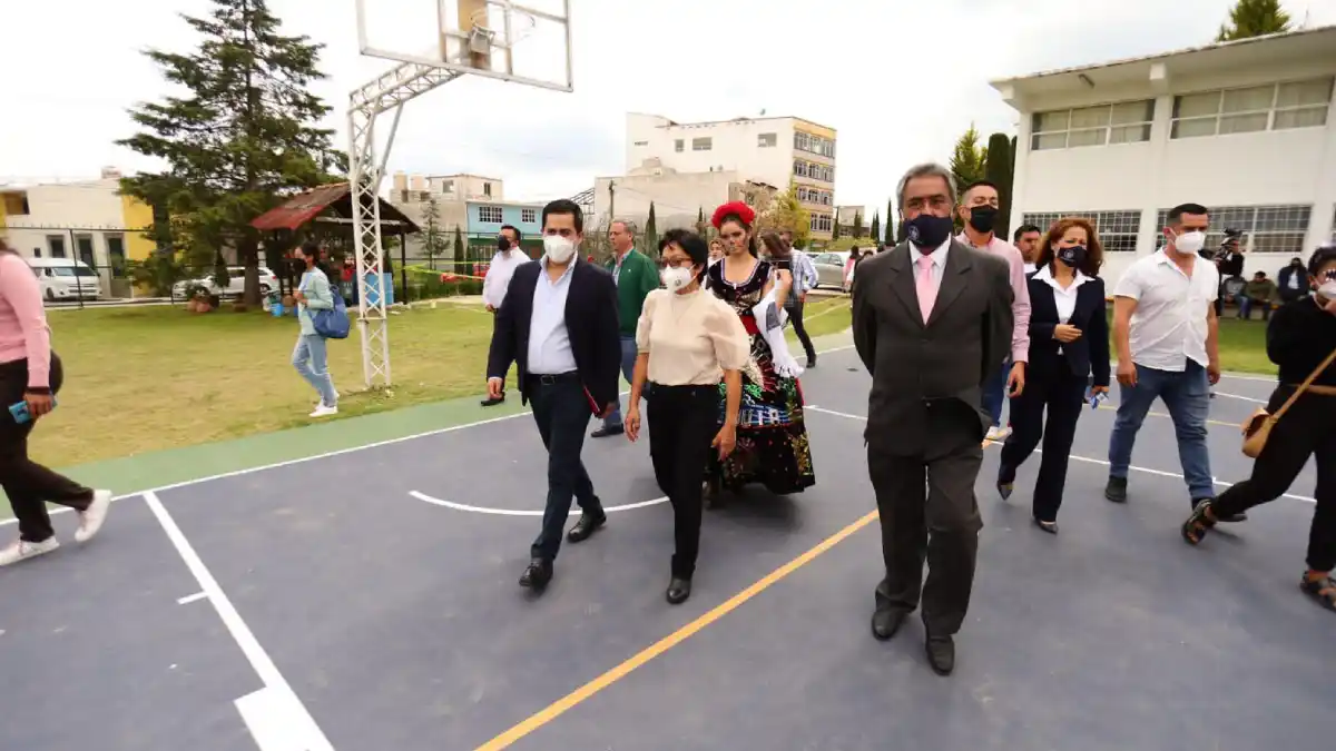 Lilia Cedillo y Lorenzo Rivera, inauguran sucursal de “Farmacias Fleming” y recorren las nuevas instalaciones de la DAE