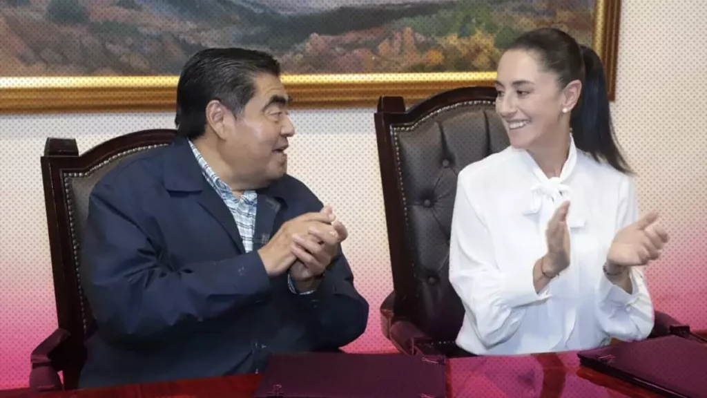 Claudia Sheinbaum y Miguel Barbosa firman convenio de seguridad