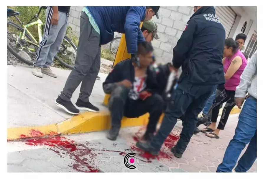 Persecución y balacera deja dos policías heridos en Tecamachalco