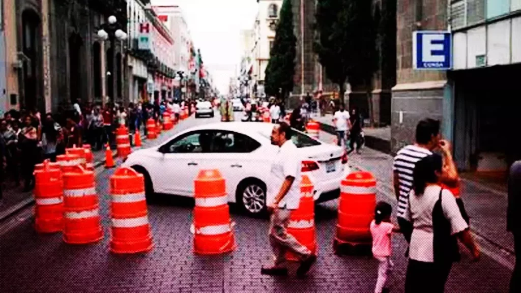 Estacionamiento del Centro de Puebla deja a usuarios sin sus carros