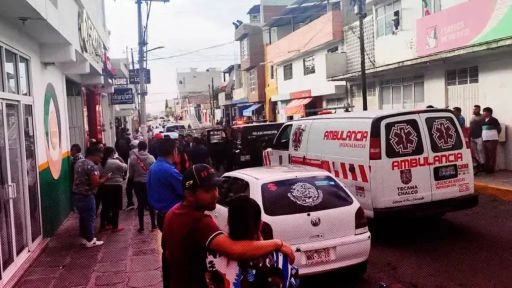 Disparan a mujer; le roban 250 mil pesos en el centro de Tecamachalco
