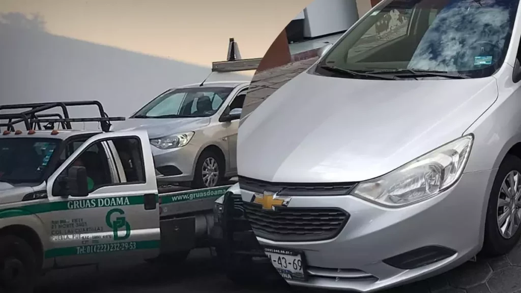 A la altura de Plaza Aventura, en la zona de Lomas de Angelópolis, estos taxis pirata ya han hecho una base ilegal.