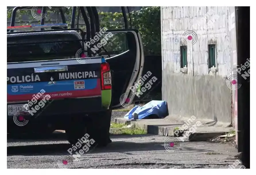 En un paradero de autobuses falleció un hombre; cerca de la CAPU