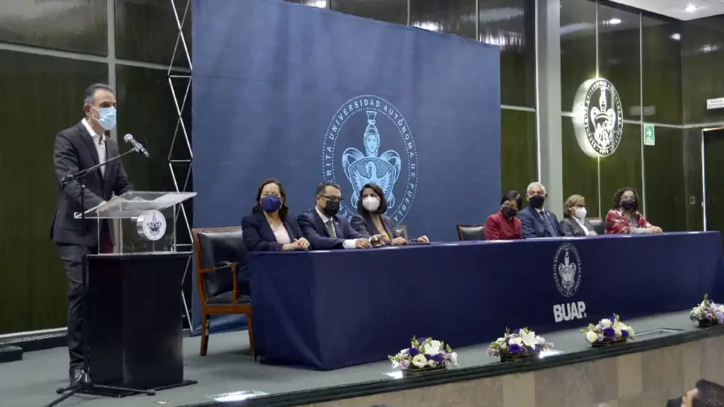 Firma BUAP convenio de colaboración con Audi de México