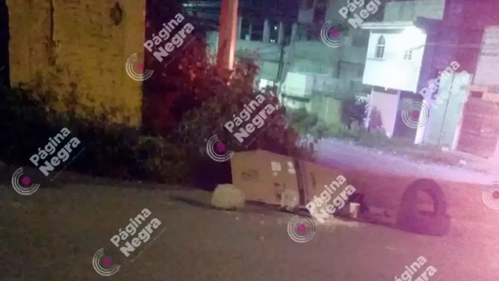 Por causas naturales, hombre muere en calles de Lomas de San Miguel.