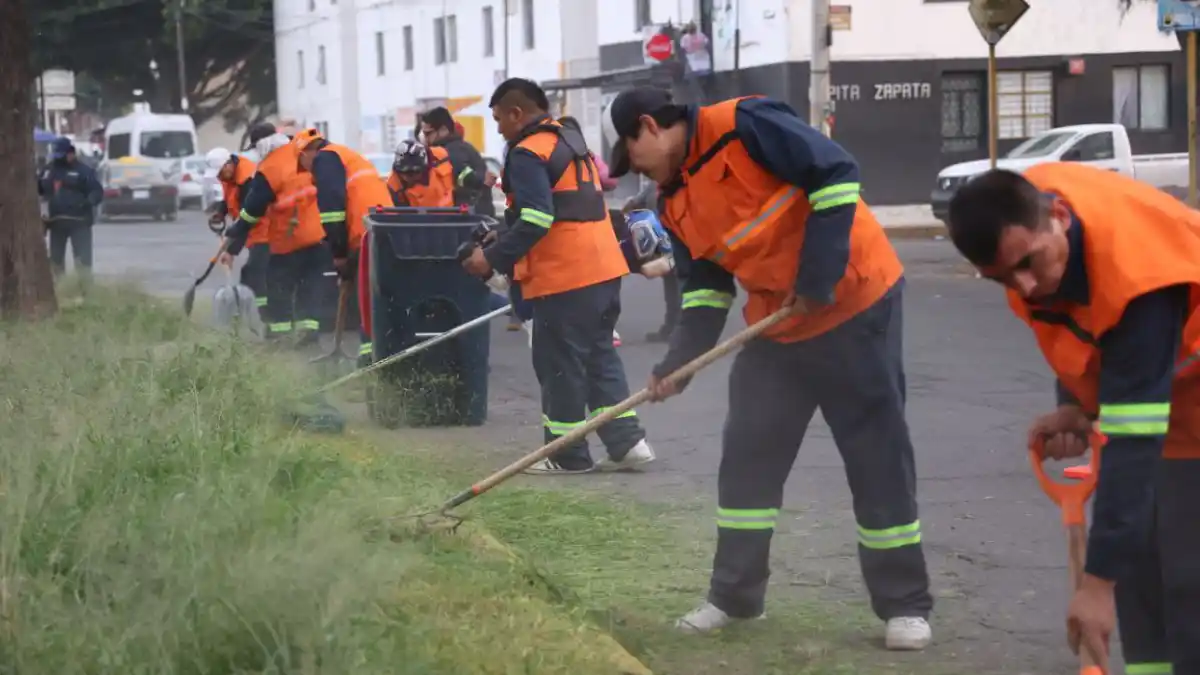 Ayuntamiento de Puebla limpió más de 3 mil kilómetros en el primer mes del programa Limpieza Urbana Integral