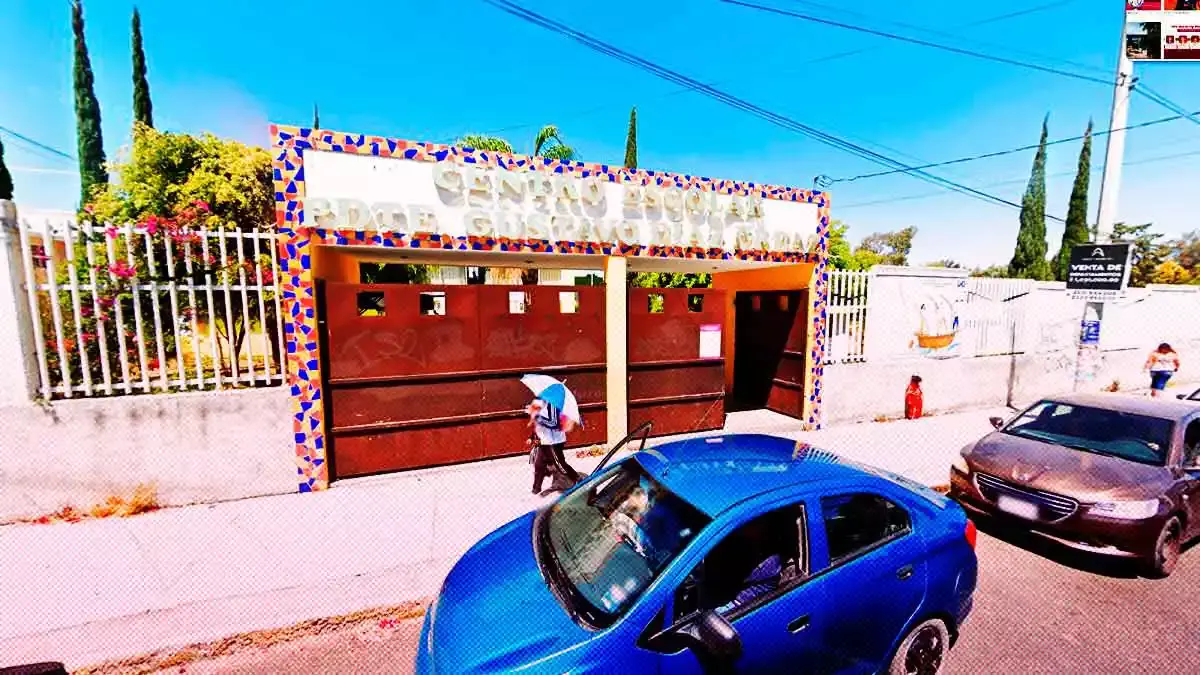 Maestros del Centro Escolar Gustavo Díaz Ordaz, piden regreso del anterior director