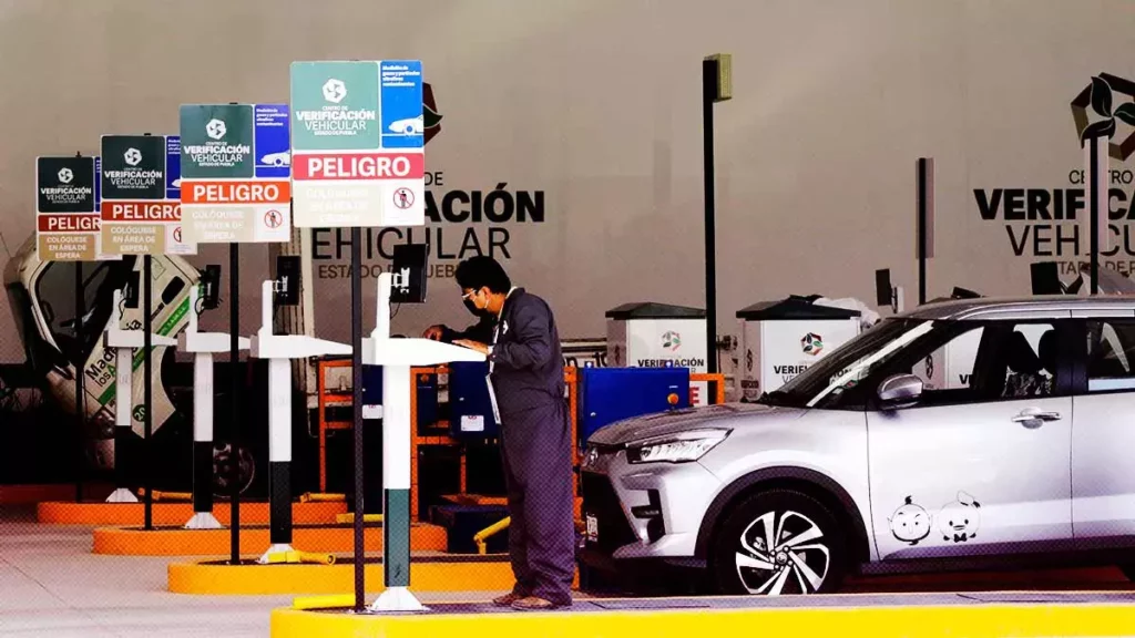 Mal servicio en los centros de verificación en Puebla provoca quejas