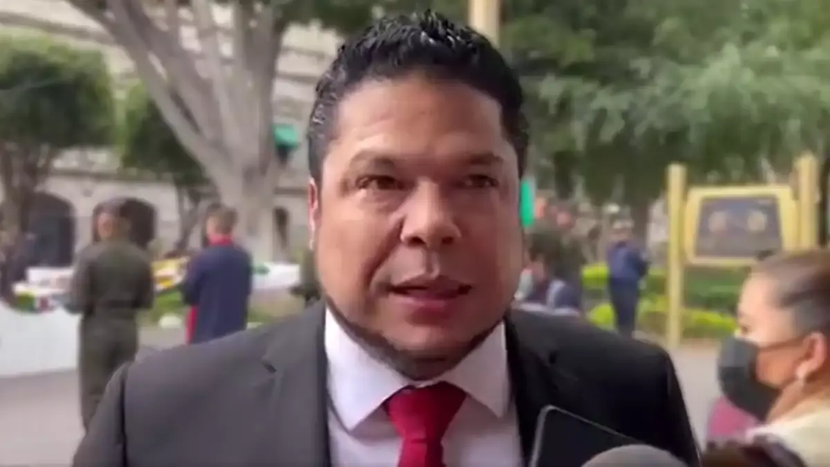 Biestro confirma participación en marcha de la 4T tras llamar “tierra jurista” a Puebla