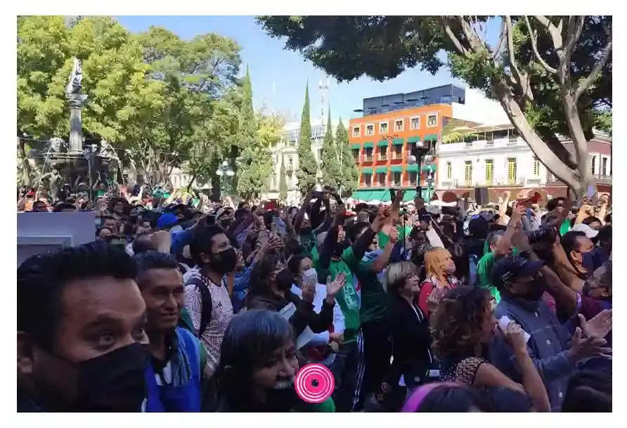 Poblanos disfrutando del partido México - Polonia