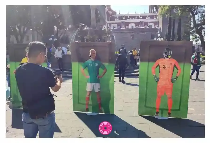 Poblanos después del partido entre México y Polonia