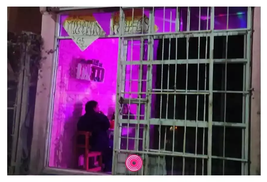 De jaulas para autos a bares clandestinos en Unidades Habitacionales de Puebla