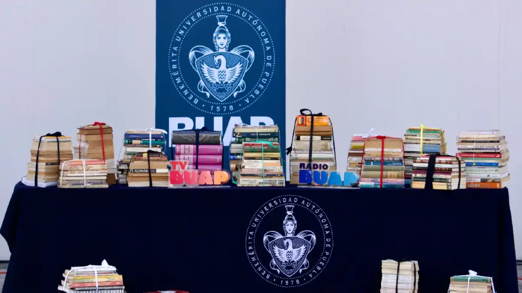 Con libros, BUAP transformará la vida de niños y jóvenes de Xitlama
