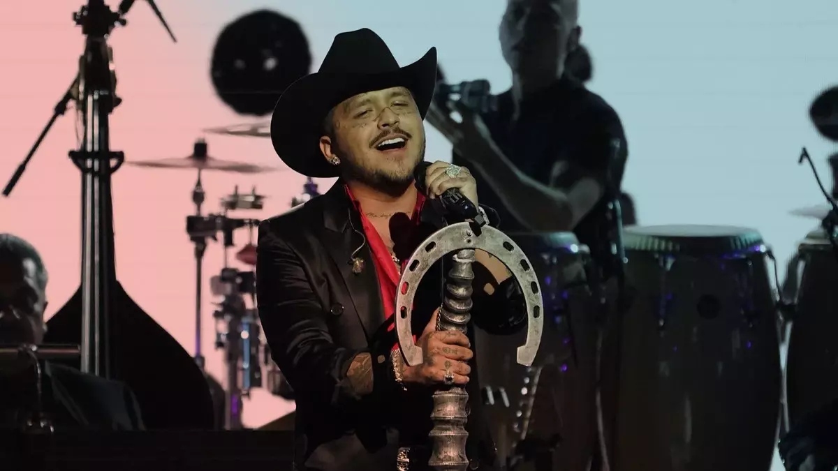 Christian Nodal pospone conciertos en Coahuila para tomarse un descanso