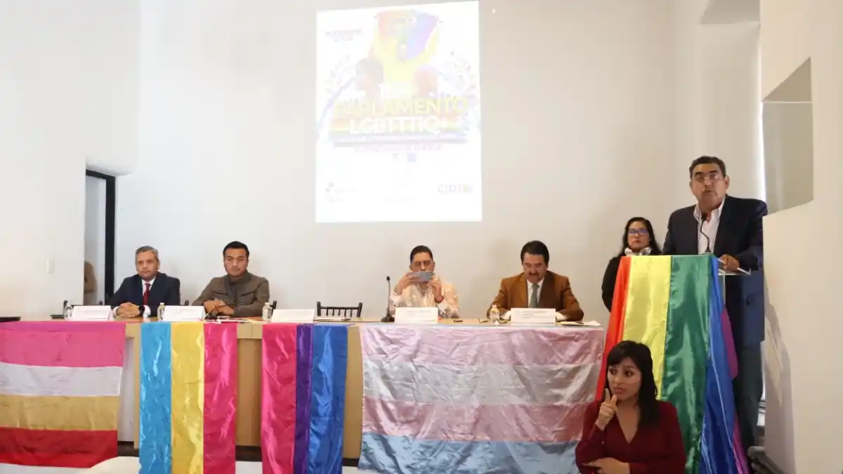 Realizan Parlamento LGBTTTIQ+ en el Congreso del Estado
