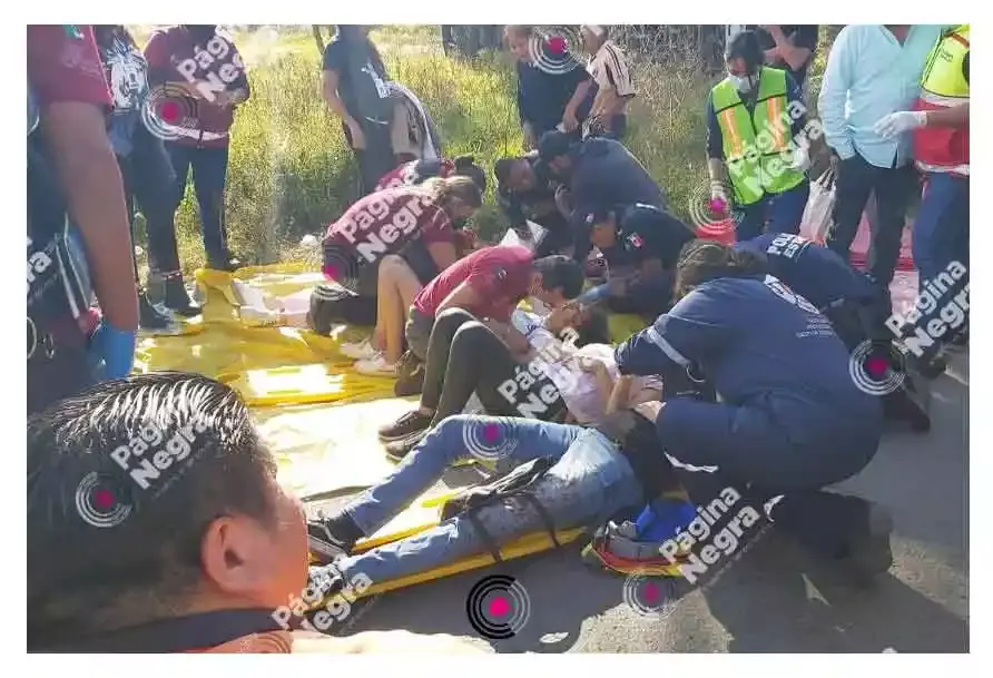 Autobús que iba a concierto de Harry Styles vuelca en Puebla; hay 20 lesionados