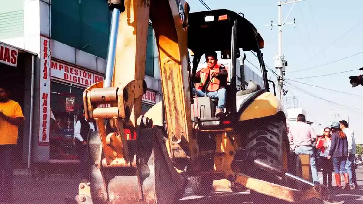 Arranca Ayuntamiento rehabilitación y ampliación del drenaje pluvial y sanitario en Camino Real a San Andrés Cholula
