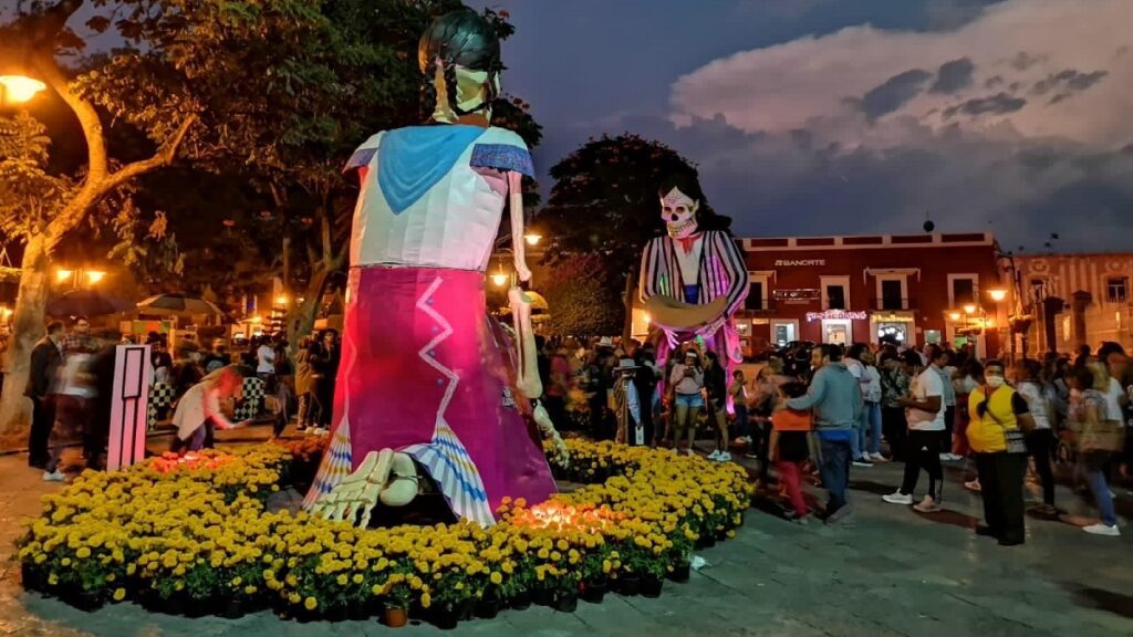 Valle de Catrinas traspasa fronteras con la llegada de miles de visitantes.