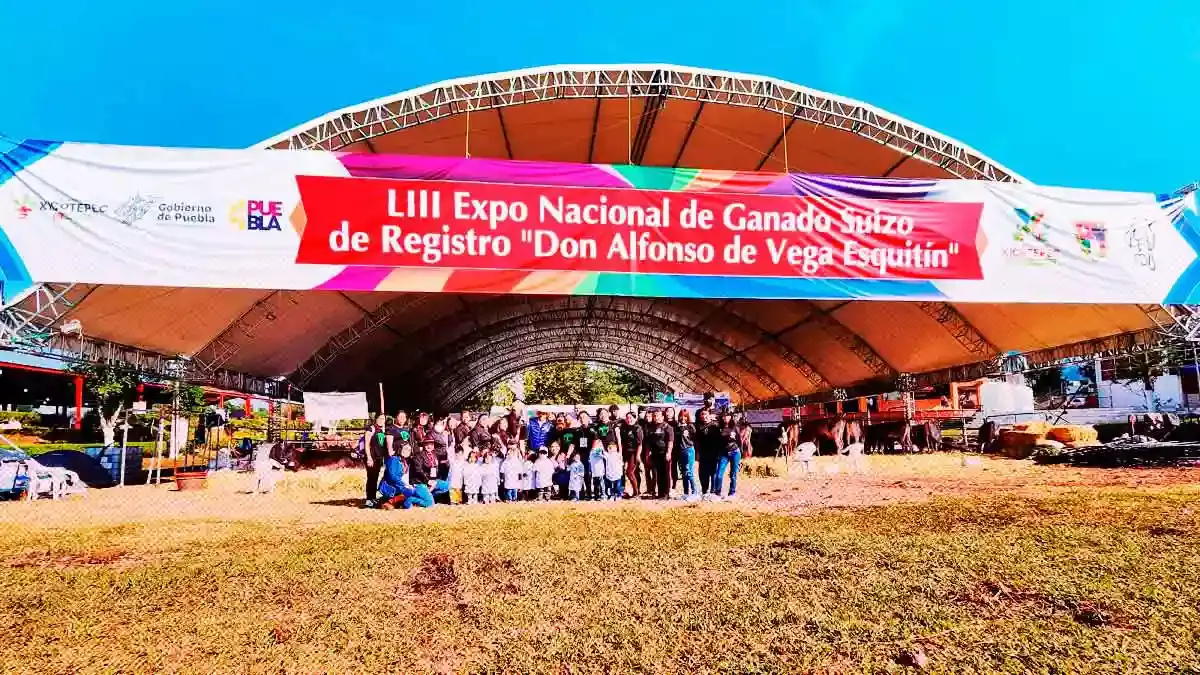 Niños y jóvenes de Xicotepec aprenden gracias a la exposición nacional de ganado