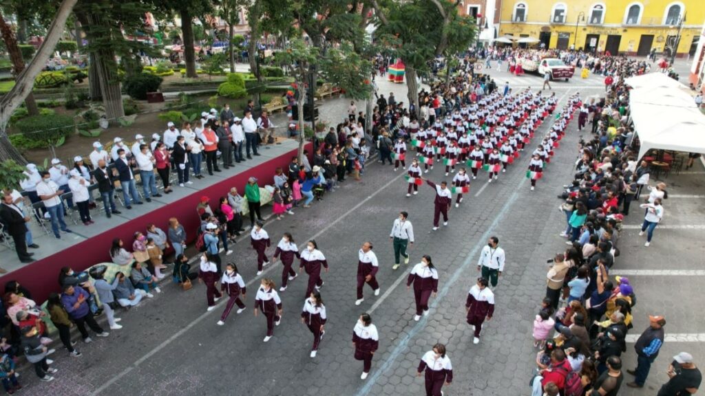 Encabeza Ariadna Ayala Desfile del 112 Aniversario de la Revolución Mexicana.