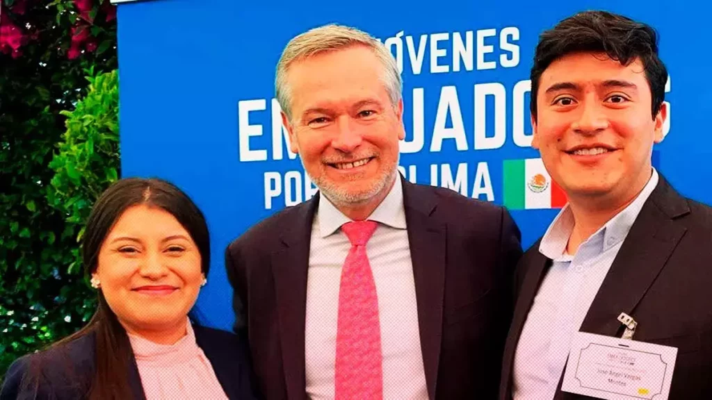 Alumnos BUAP reciben nombramiento de Jóvenes Embajadores