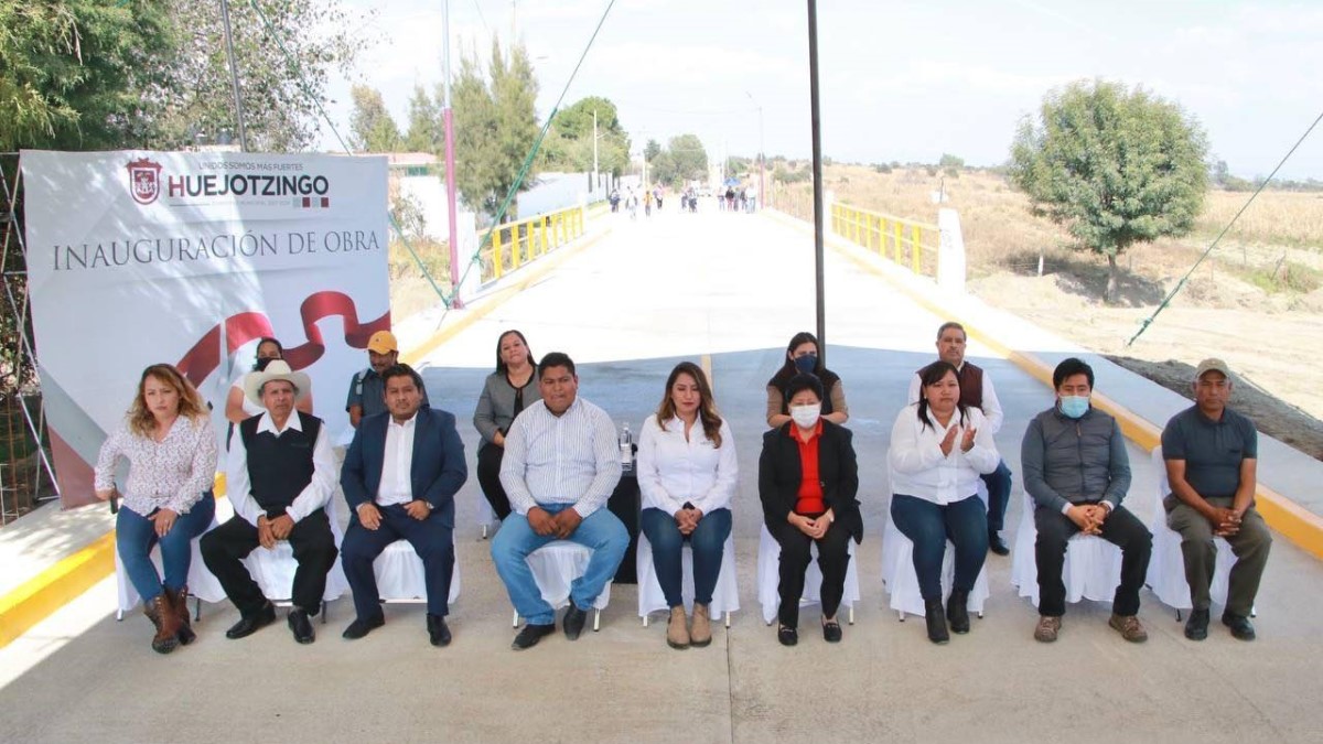 Inauguran puente en San Miguel Tianguizolco; la inversión fue de 11 mdp.