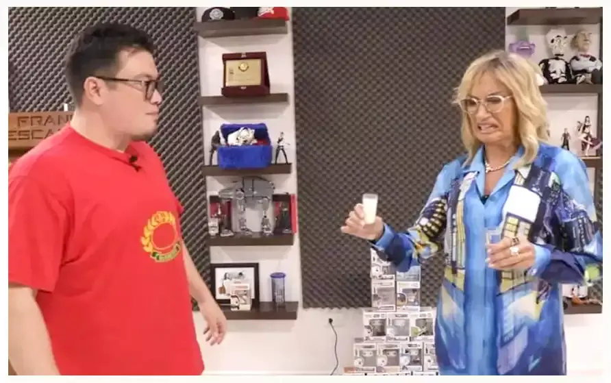 Adela Micha calificó como “asqueroso” el tequila de Luisito Comunica