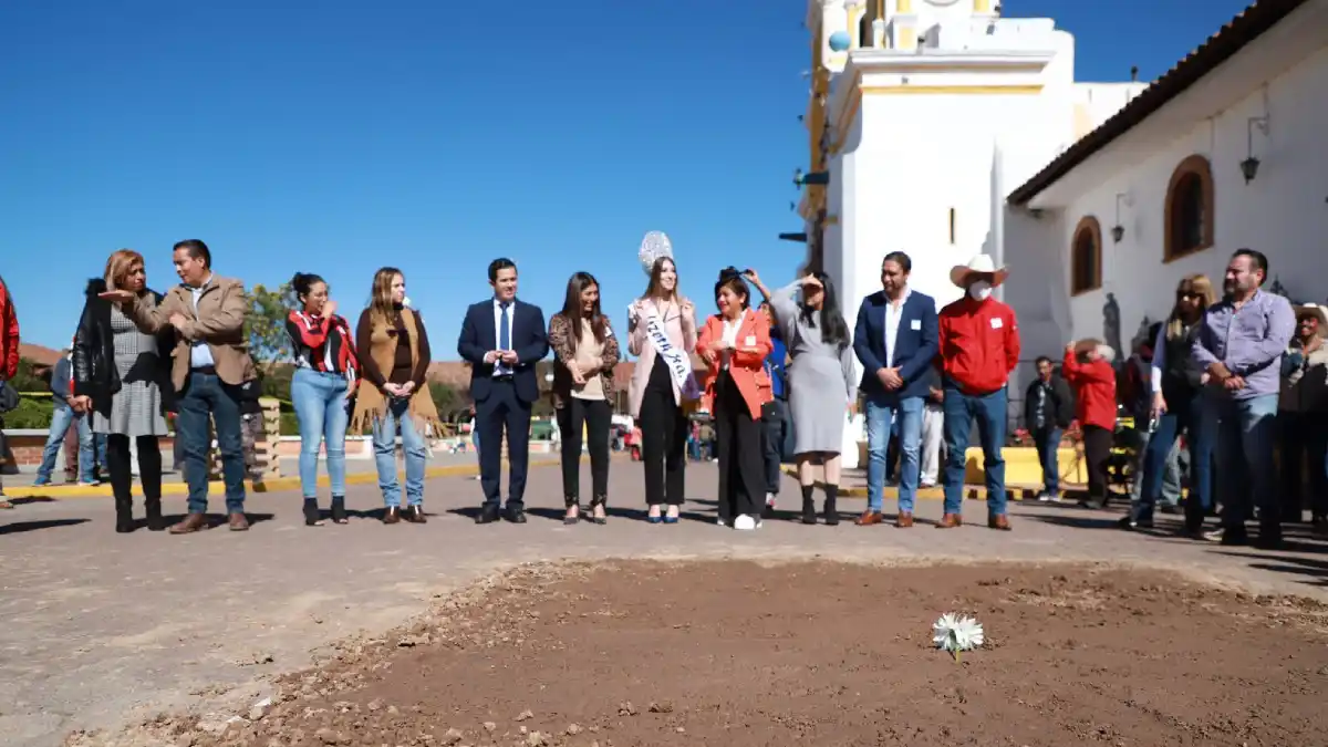 Show de Bely y Beto y Grupo Palomo, se presentan en el Foro Artístico de Chignahuapan