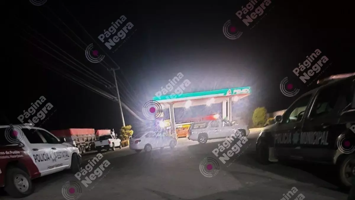 Durante un asalto, a balazos matan a policía en gasolinera de Amozoc