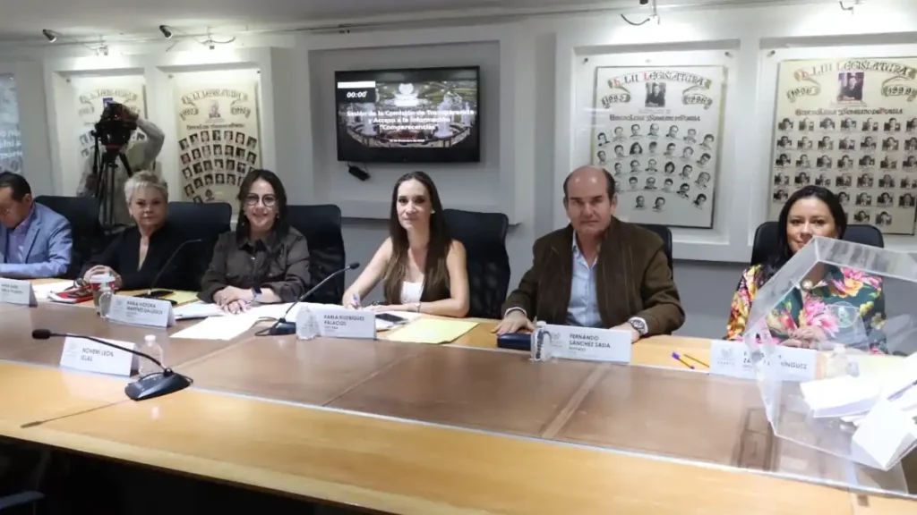 Comparecen ante la Comisión de Transparencia del Congreso aspirantes a comisionado del ITAIPUE